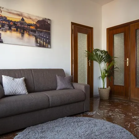 The Roma Flat Apartment *